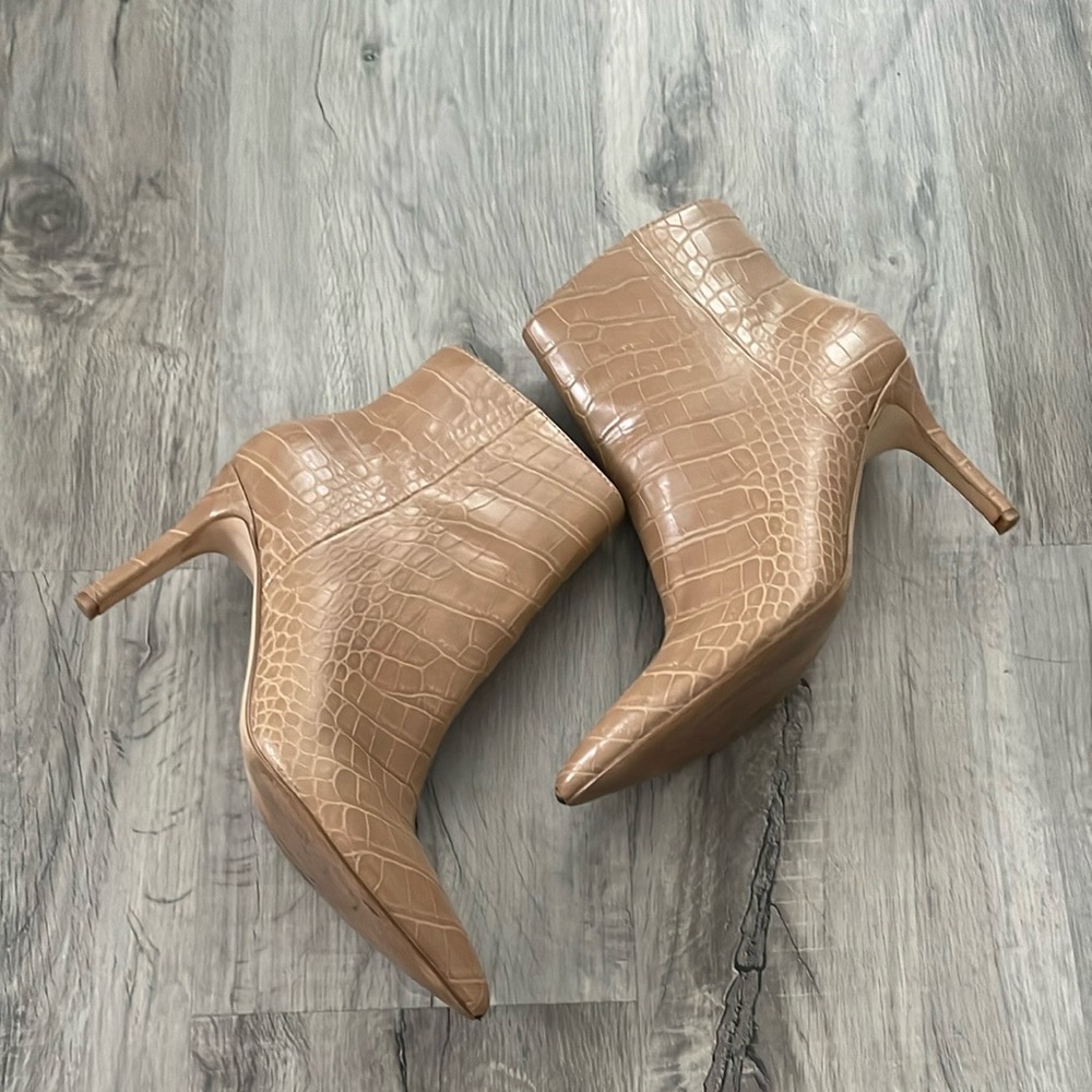 Nine West Tan Croc-Pattern Heeled Boots